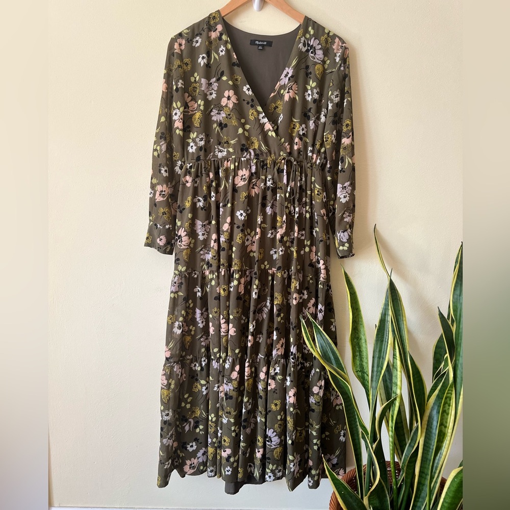 MADEWELL Cinched Waist Tiered Midi Dress in Wildblooms